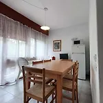 Near In 55105 דירה Eraclea