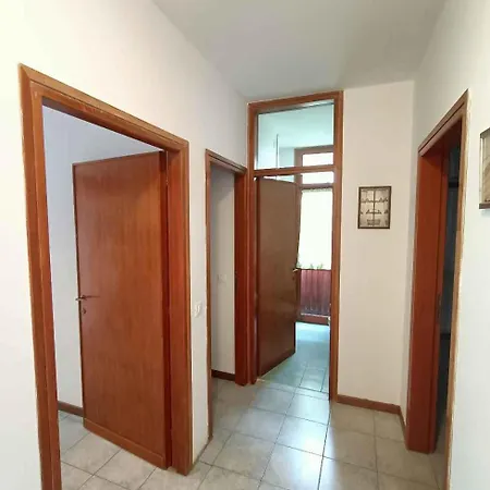 Apartment Near In 55105